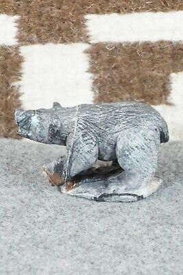 Bear Zuni Fetish Carving - Derrick Kaamasee
