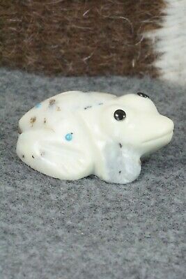 Frog Zuni Fetish Carving - Gordon Poncho