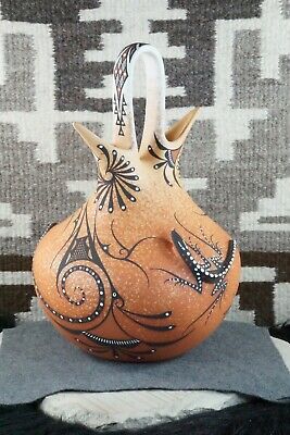 Zuni Pottery - Deldrick Cellicion