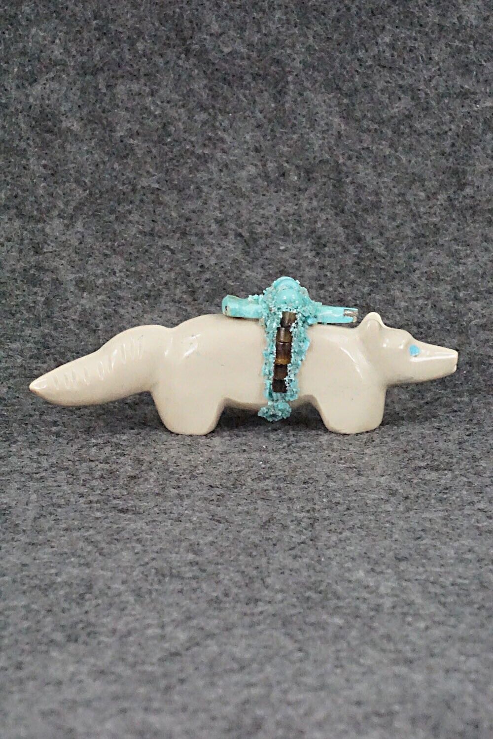 Wolf Zuni Fetish Carving - Marvelita Phillips