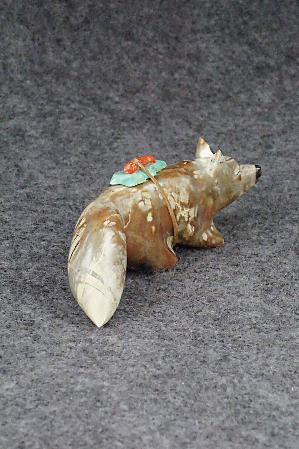 Wolf Zuni Fetish Carving - Enrike Leekya