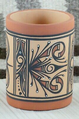 Zuni Pottery - Tonia Fontenelle