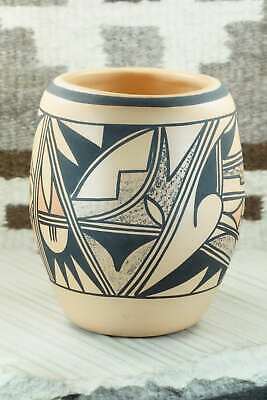 Hopi Pottery - Alta Yesslith