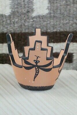 Zuni Pottery - Darla Westika