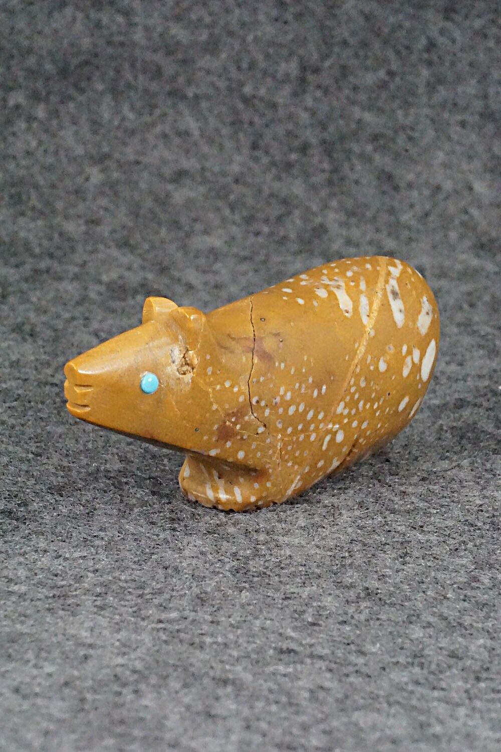 Bear Zuni Fetish Carving - Ronnie Lunasee