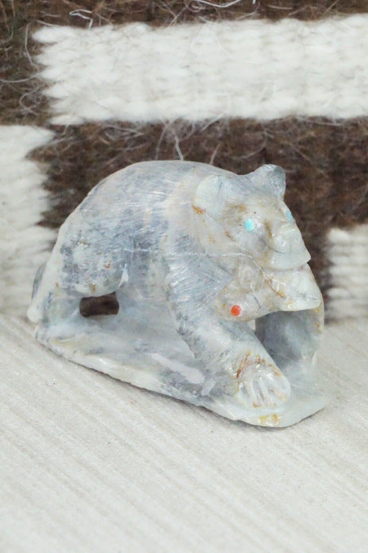 Bear Zuni Fetish Carving - Derrick Kaamasee