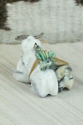 Bear Zuni Fetish Carving - Daisy Natewa