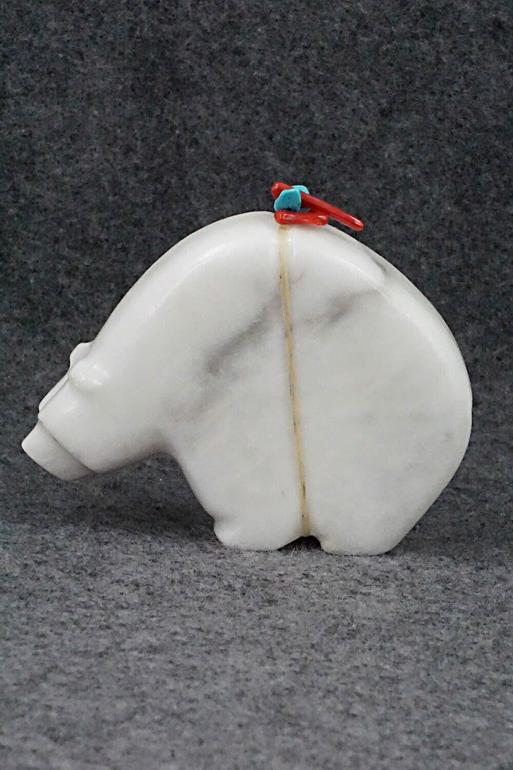Bear Zuni Fetish Carving - Paulette Quam