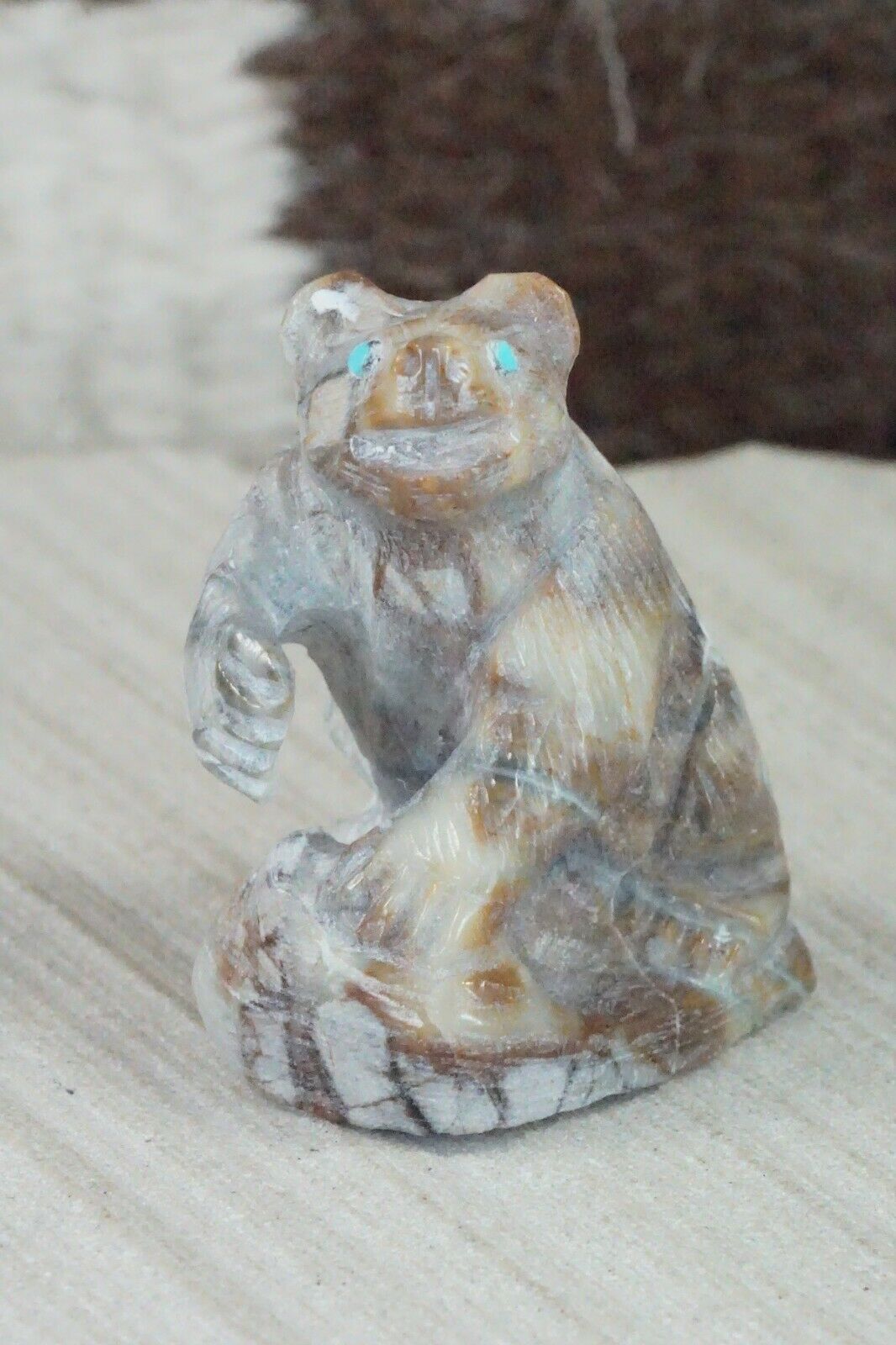 Bear Zuni Fetish Carving - Derrick Kaamasee