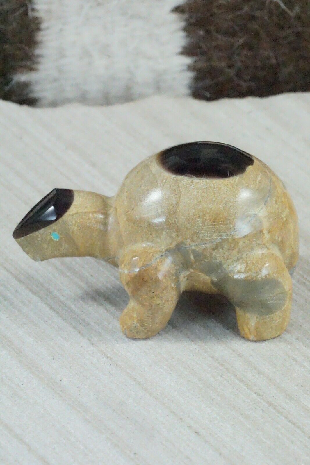 Turtle Zuni Fetish Carving - Enrike Leekya