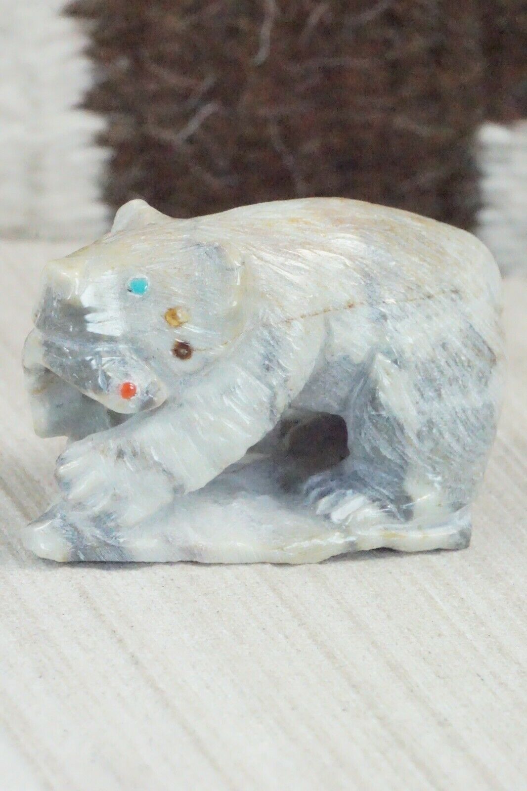 Bear Zuni Fetish Carving - Derrick Kaamasee