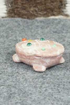 Frog Zuni Fetish Carving - Phyllis Panteah