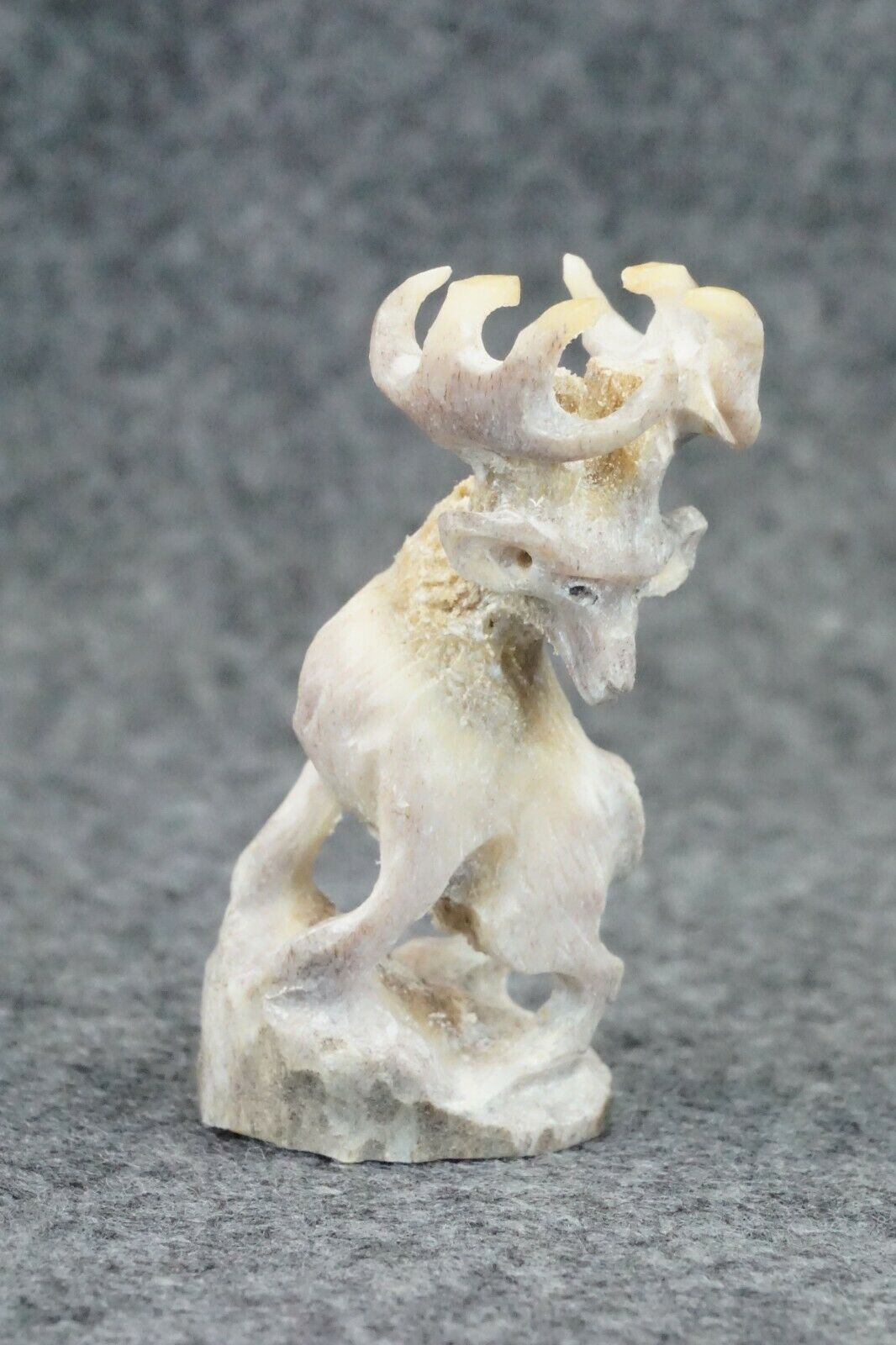 Deer Zuni Fetish Carving - Lewis Malie Jr.