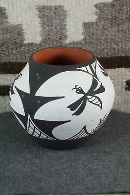 Zuni Pottery - Darla Westika
