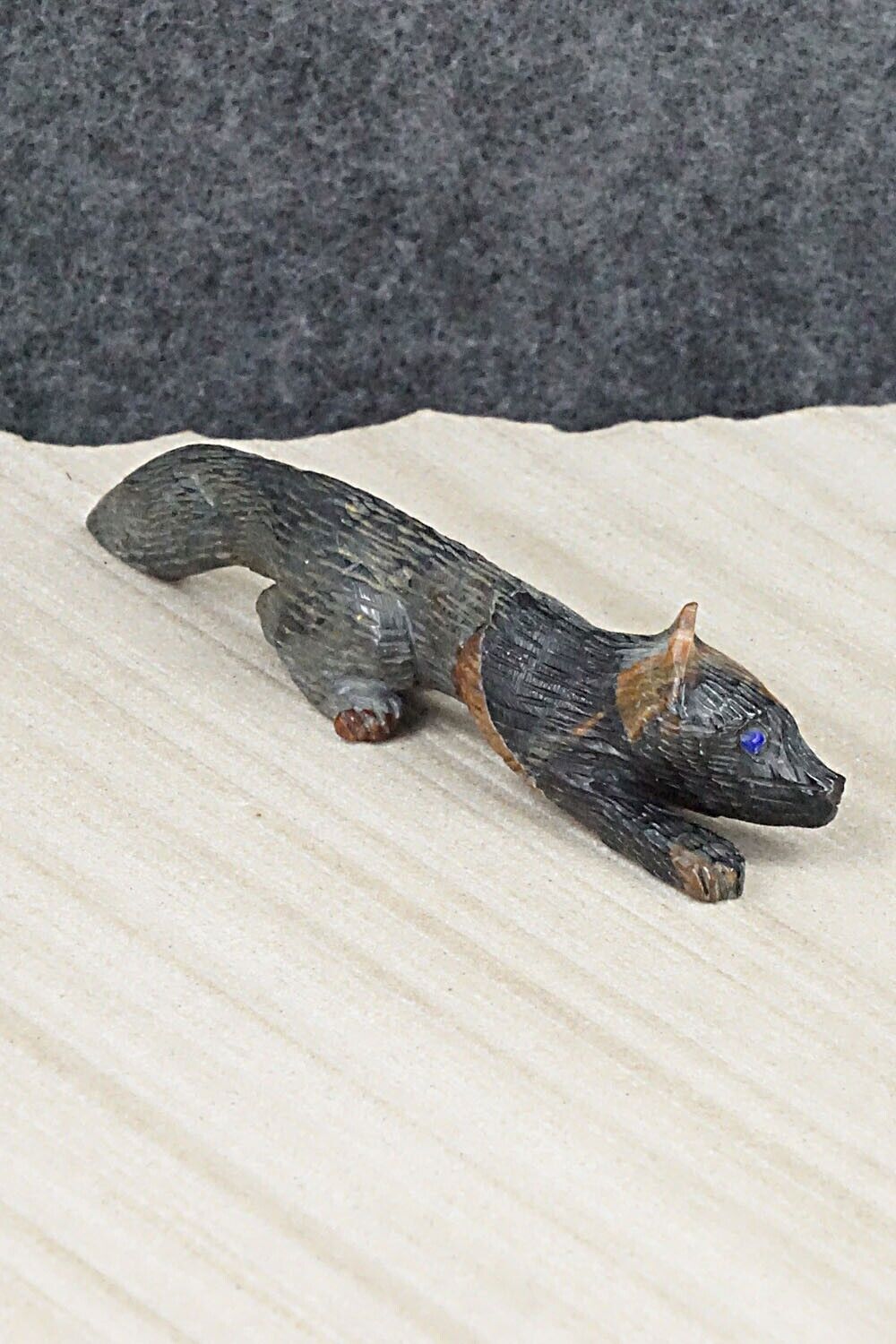 Wolf Zuni Fetish Carving - Lance Cheama
