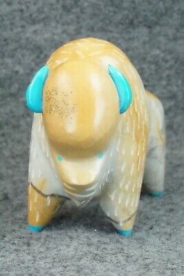 Buffalo Zuni Fetish Carving - Enrike Leekya