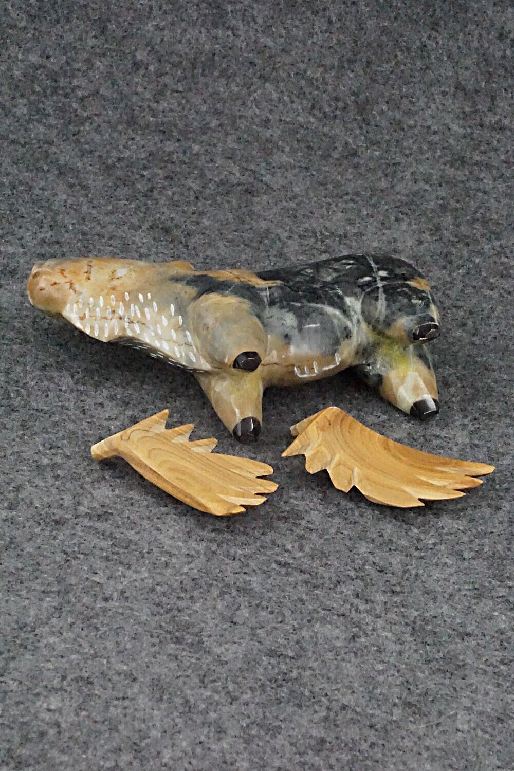 Moose Zuni Fetish Carving - Enrike Leekya