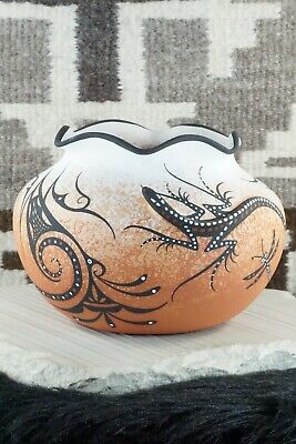 Zuni Pottery - Deldrick Cellicion