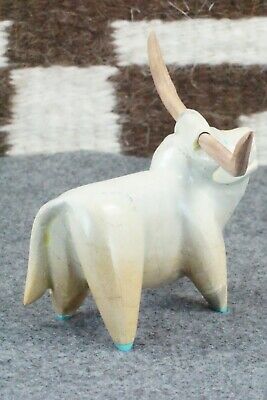 Bull Zuni Fetish Carving - Enrike Leekya