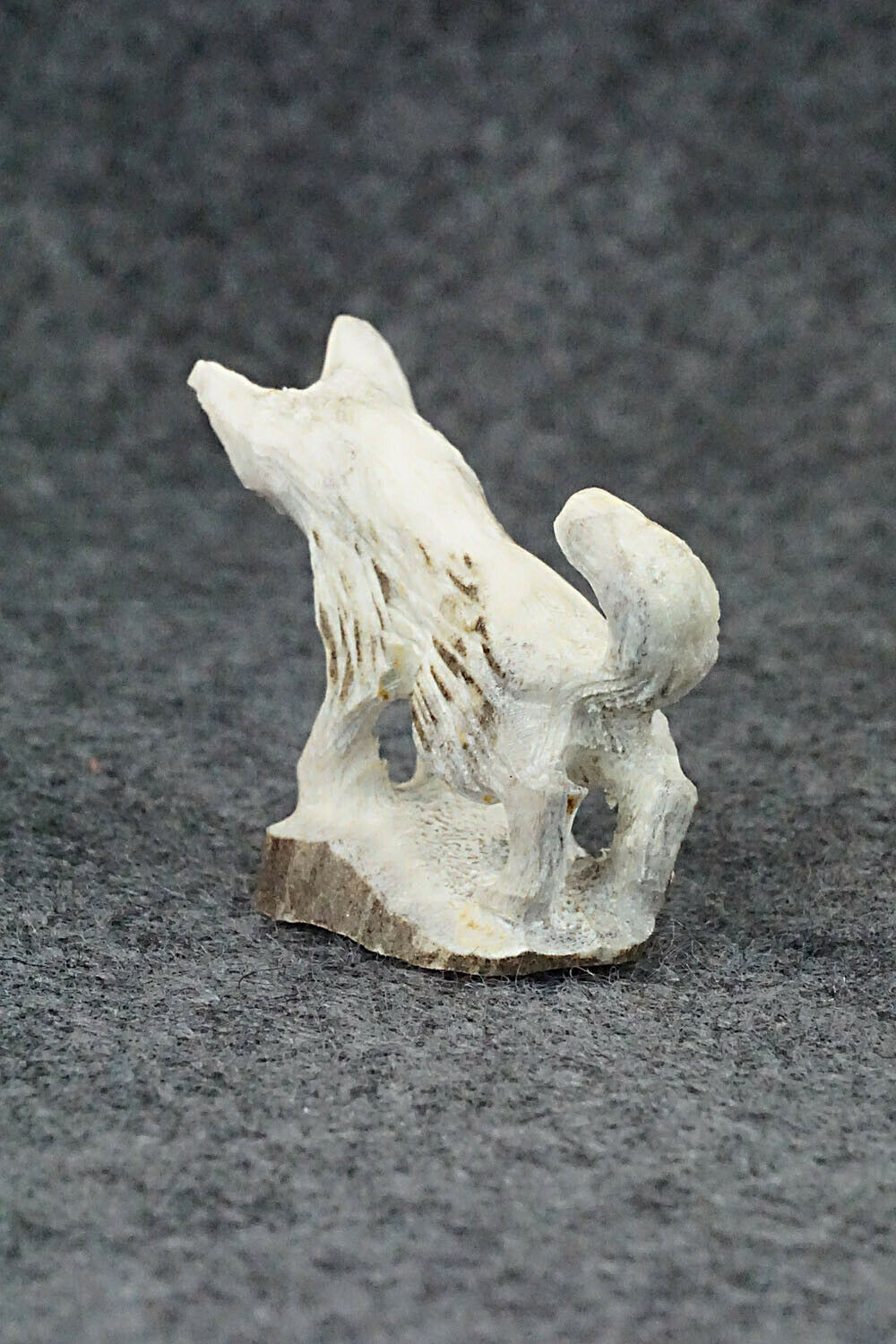 Wolf Zuni Fetish Carving - Lewis Malie Jr.