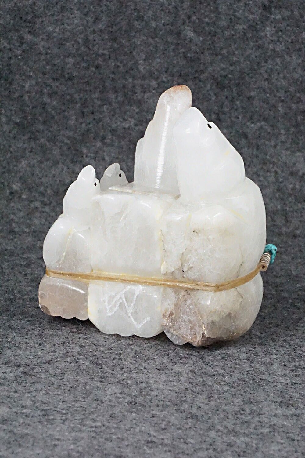 Bear Zuni Fetish Carving - Ed Lementino