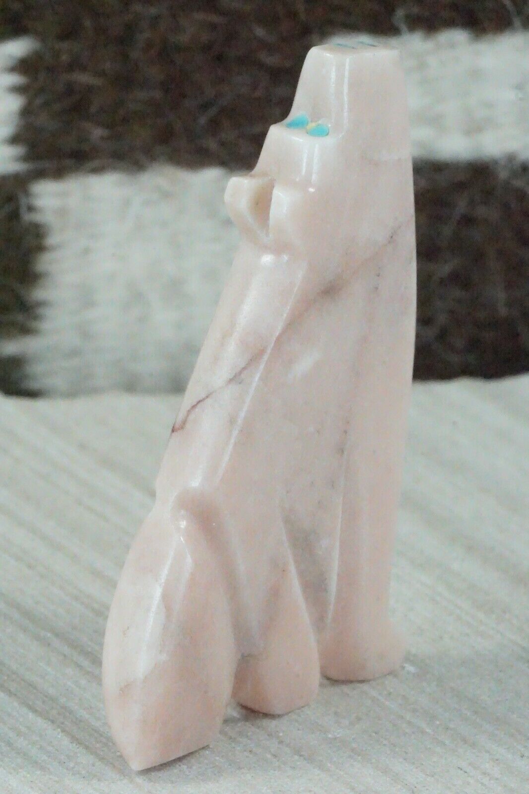 Wolf Zuni Fetish Carving - Bernard Laiwakete