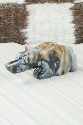 Wolf Zuni Fetish Carving - Kenny Chavez