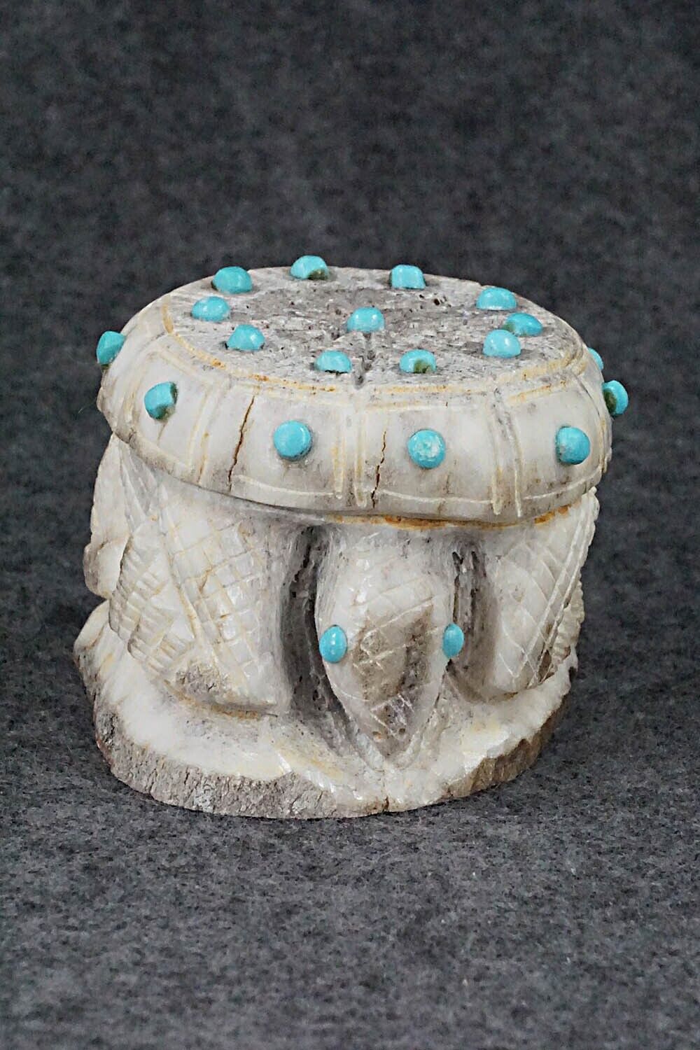 Turtle Zuni Fetish Carving - Garrick Weeka