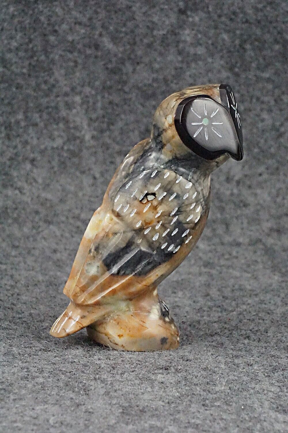 Owl Zuni Fetish Carving - Enrike Leekya