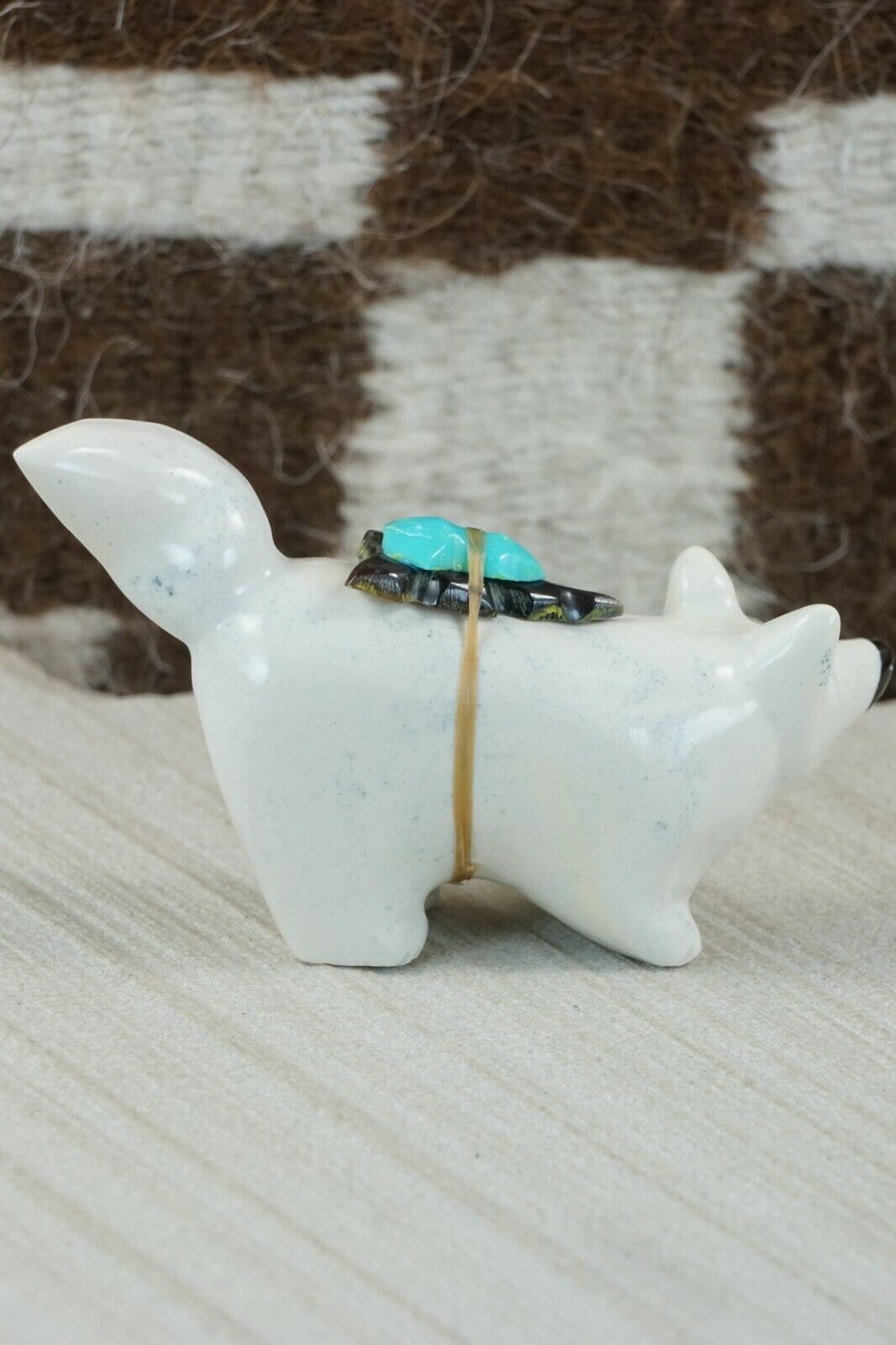 Wolf Zuni Fetish Carving - Enrike Leekya