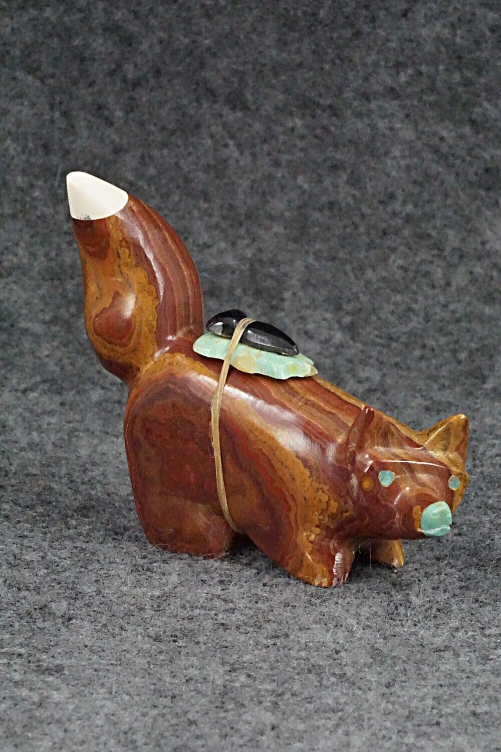 Wolf Zuni Fetish Carving - Enrike Leekya