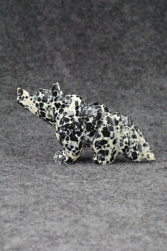 Wolf Navajo Fetish Carving - Albert Livingston