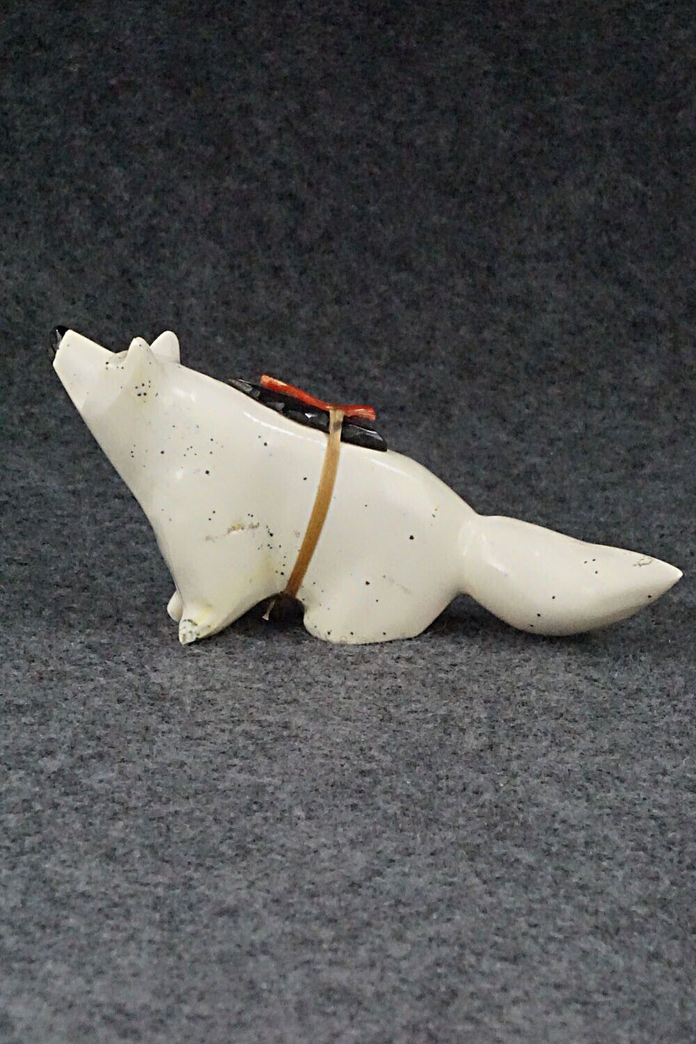 Wolf Zuni Fetish Carving - Enrike Leekya