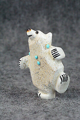 Bear Zuni Fetish Carving - Claudia Peina