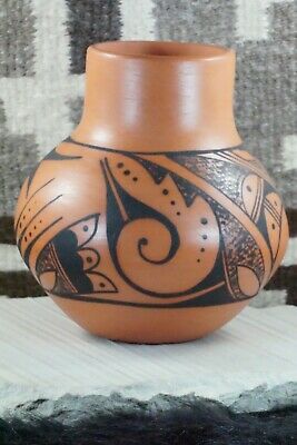 Hopi Pottery - D. Tsiny