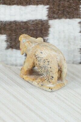 Bear Zuni Fetish Carving - Derrick Kaamasee