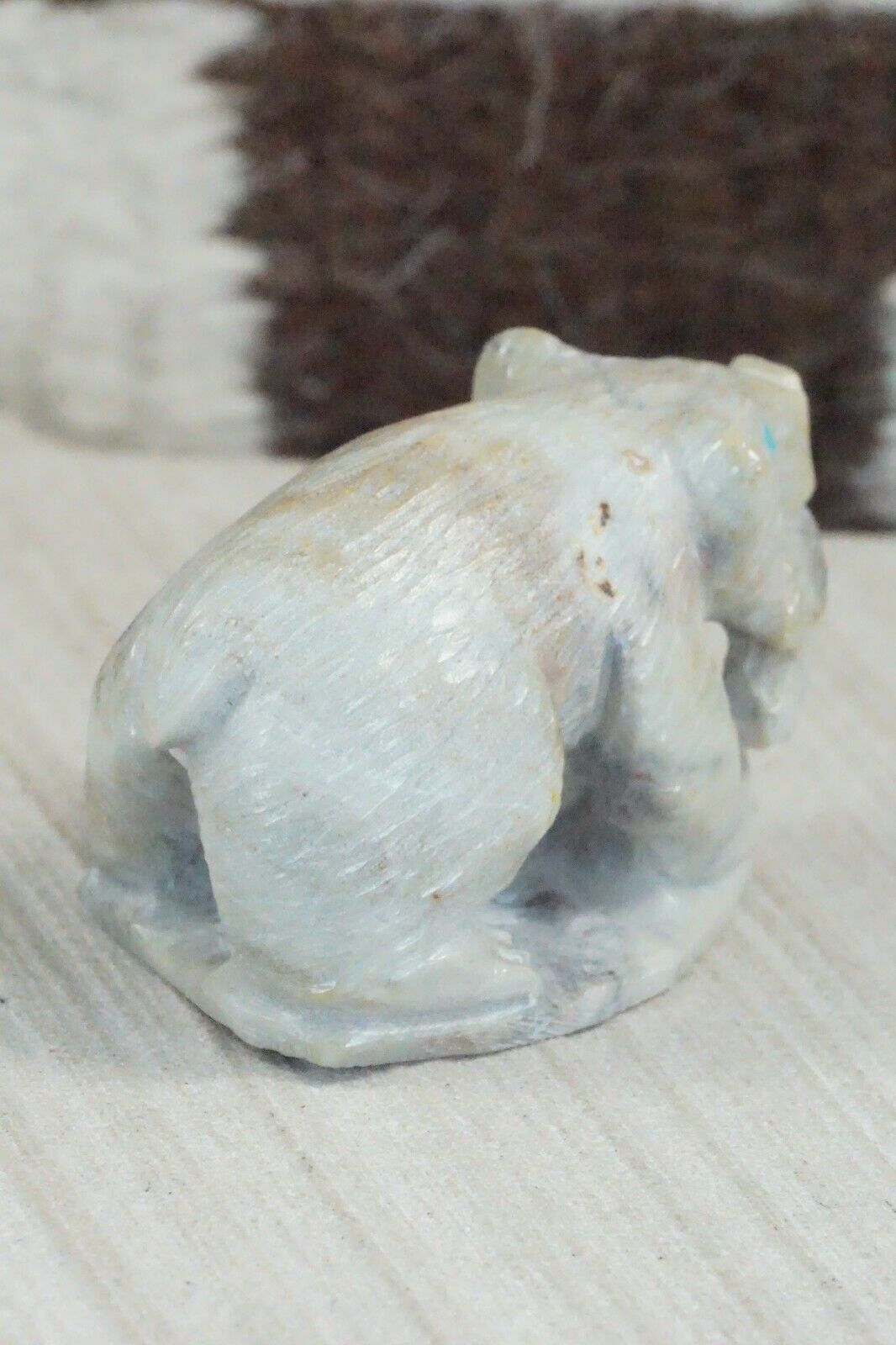 Bear Zuni Fetish Carving - Derrick Kaamasee