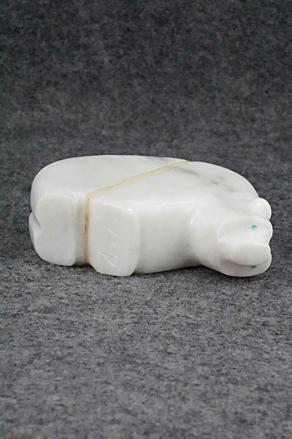 Bear Zuni Fetish Carving - Paulette Quam