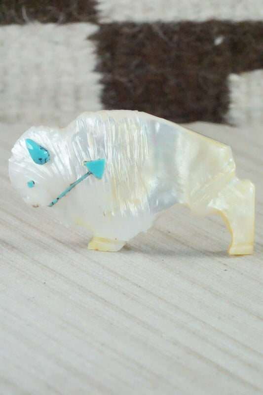 Buffalo Zuni Fetish Carving - Kevin Quam