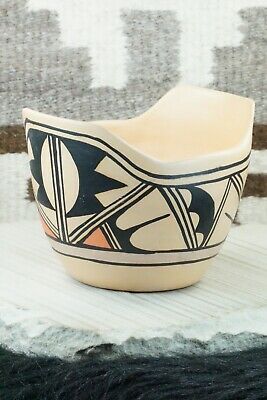 Hopi Pottery - D. Tsiny