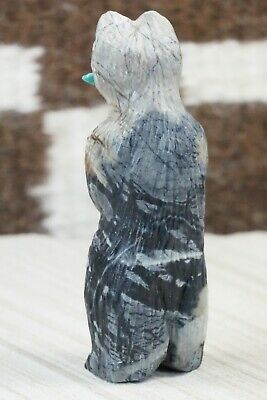 Bear Zuni Fetish Carving - Kevin Quam