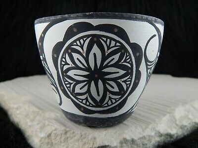 Zuni Pottery - Darla Westika - Zuni Handmade Pottery - Native American - High Lonesome Trading