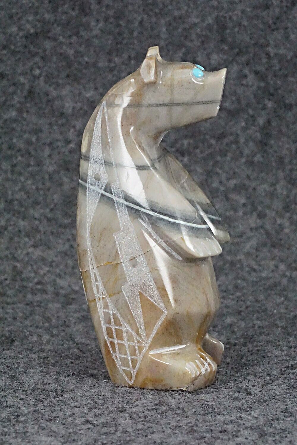 Bear Zuni Fetish Carving - Shannon Calavaza
