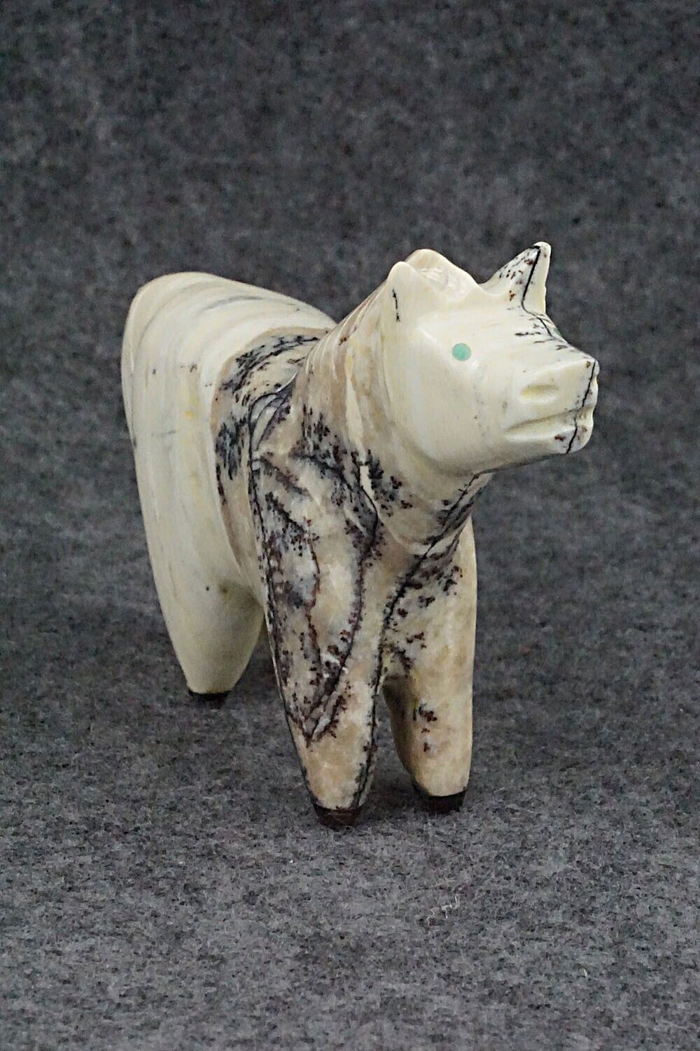 Horse Zuni Fetish Carving - Enrike Leekya