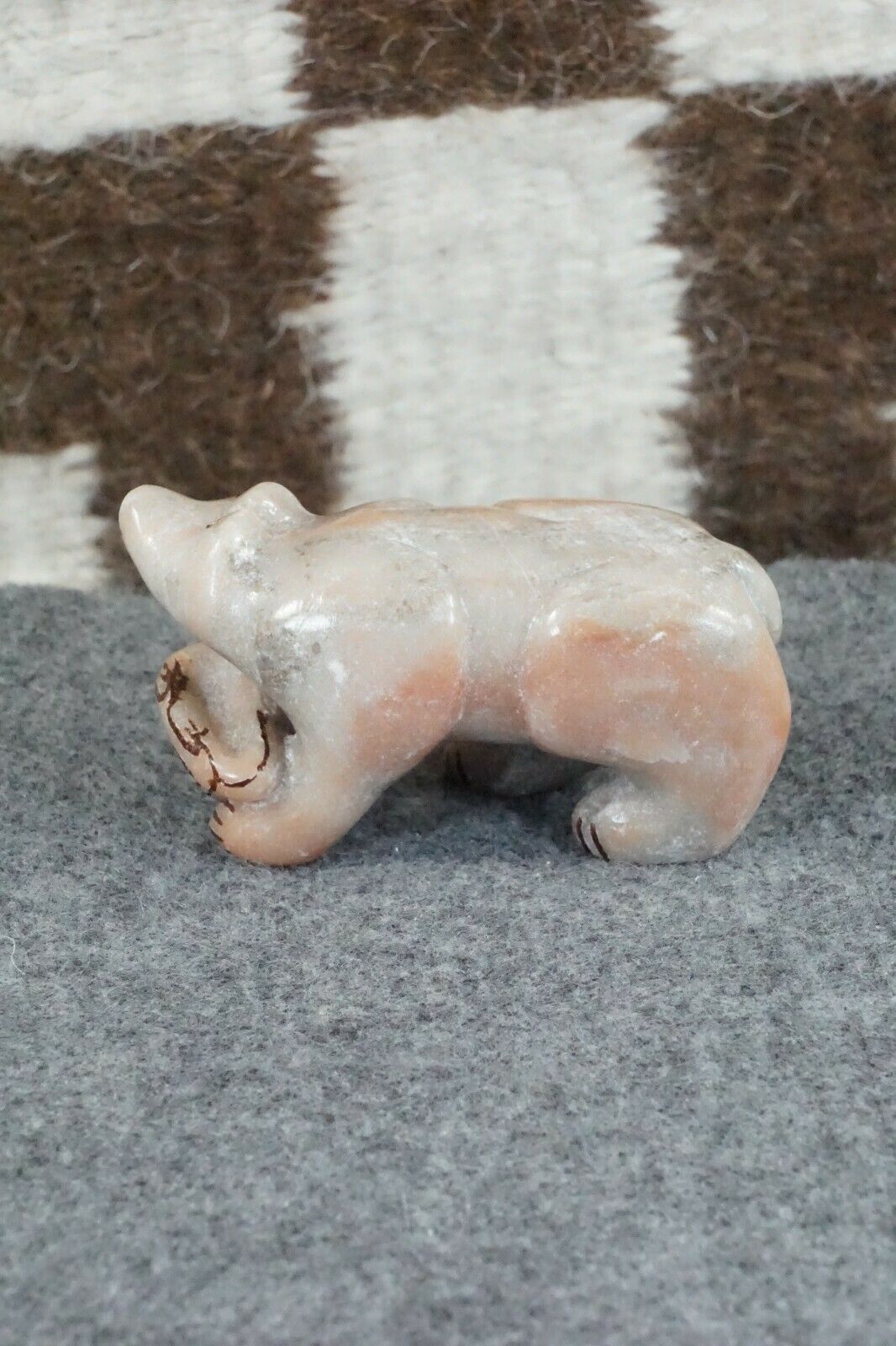 Bear Zuni Fetish Carving - Rick Kallestewa