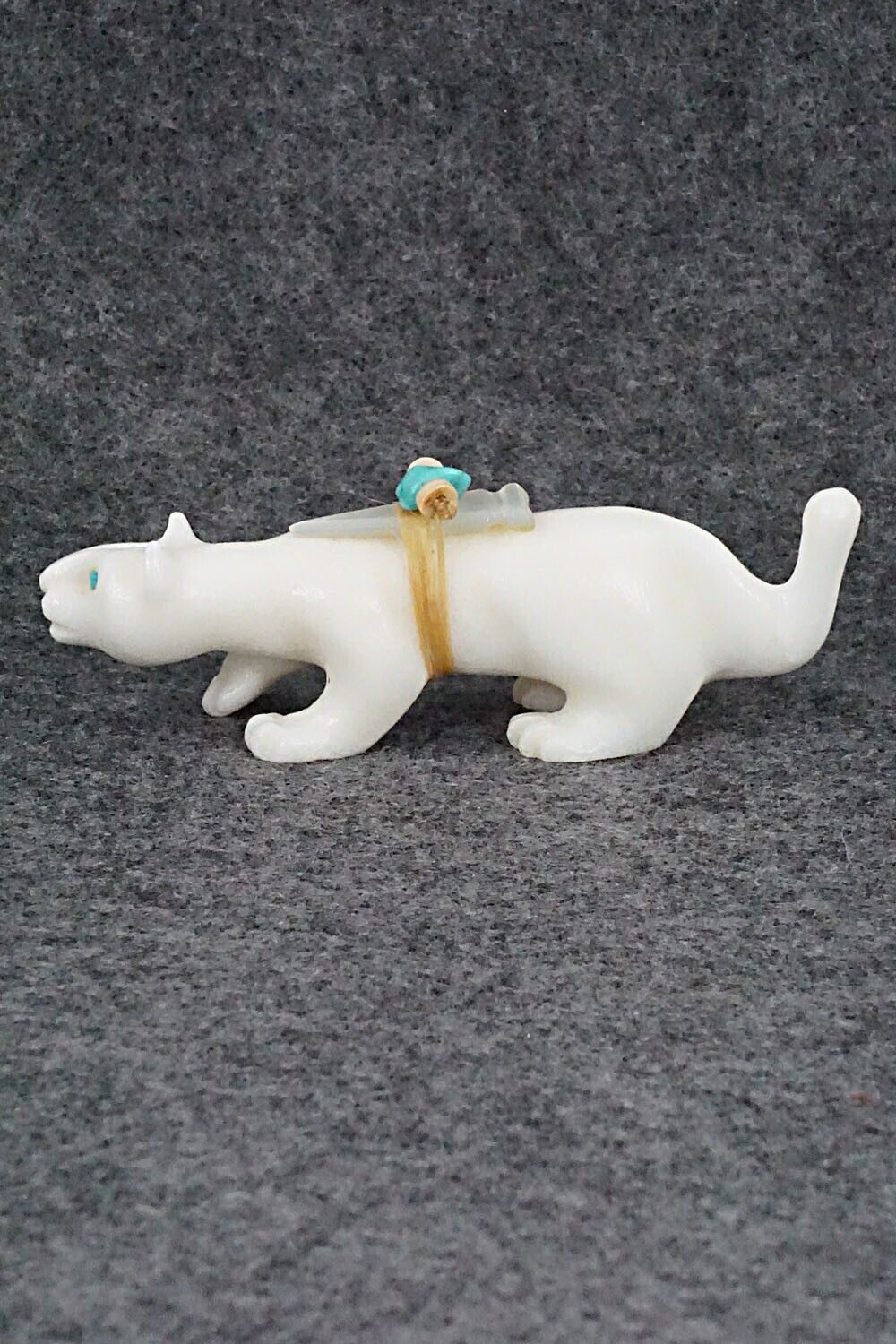 Mountain Lion Zuni Fetish Carving - Albert Eustace