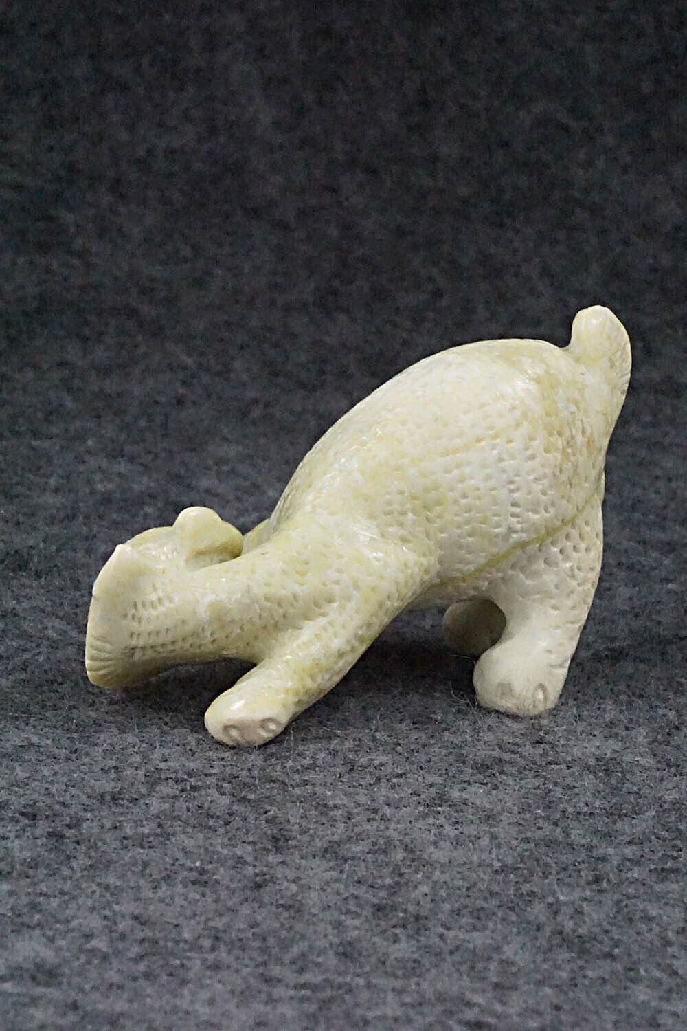 Bobcat Zuni Fetish Carving - Wilfred Cheama