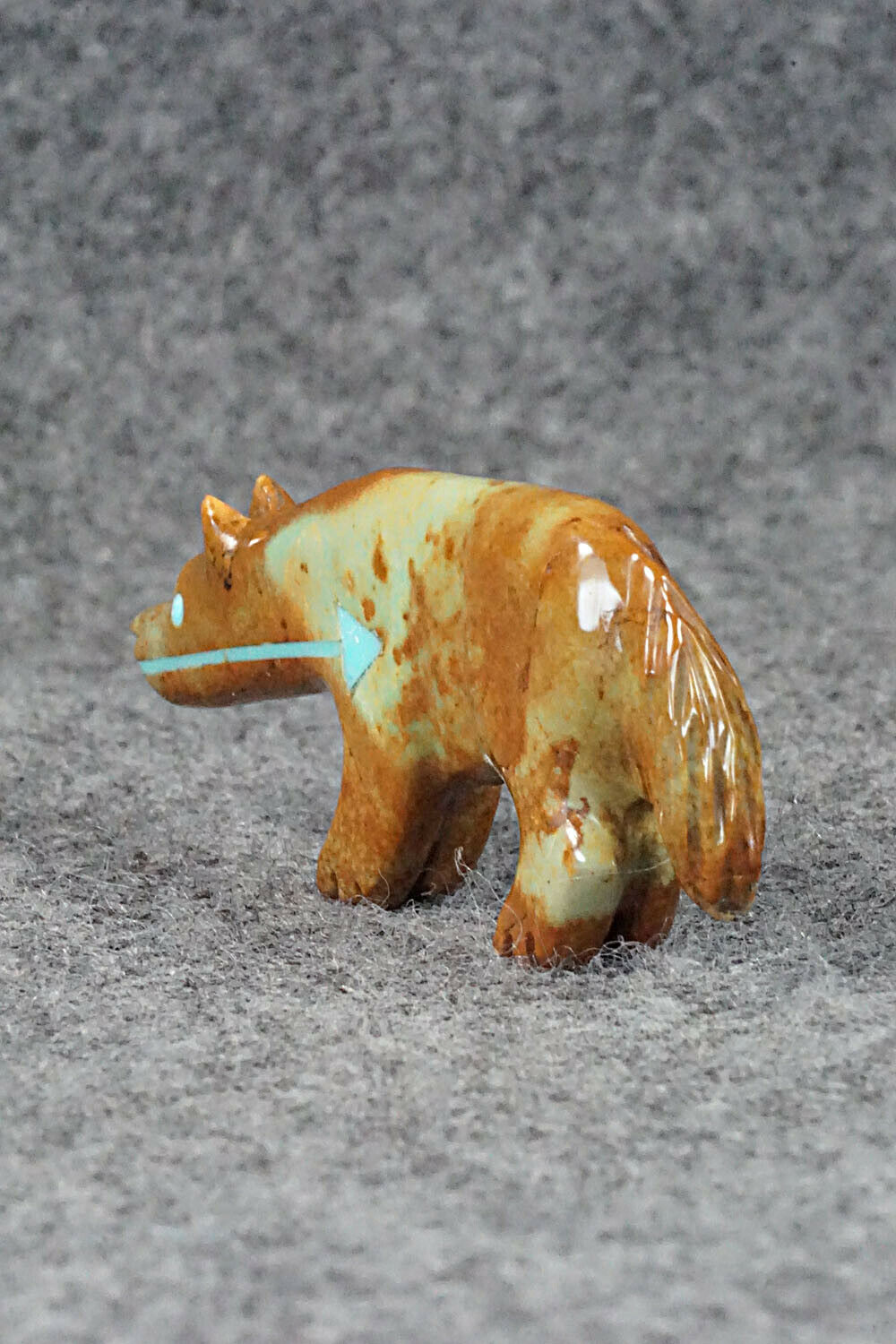 Wolf Zuni Fetish Carving - Andres Quandelacy