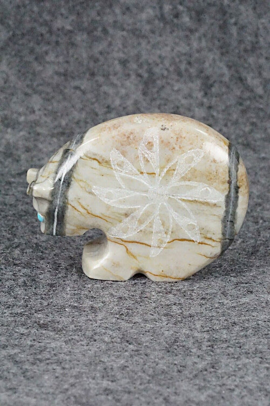 Bear Zuni Fetish Carving - Shannon Calavaza