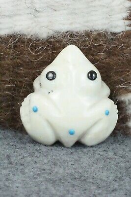 Frog Zuni Fetish Carving - Gordon Poncho